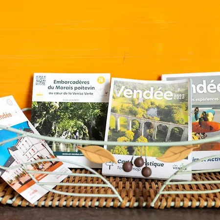 3ch 8 Personnes * Saint-Hilaire-de-Voust