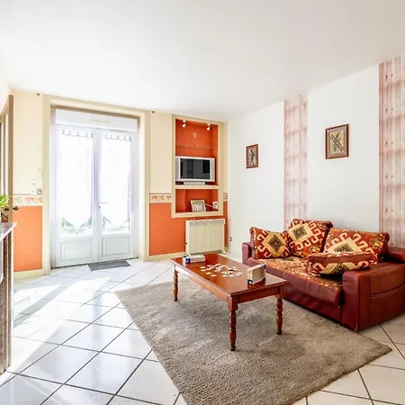 3ch 8 Personnes Saint-Hilaire-de-Voust