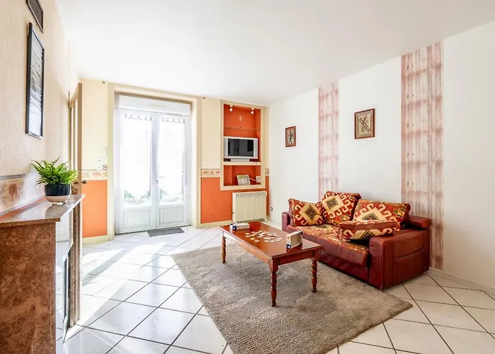 3ch 8 Personnes Saint-Hilaire-de-Voust