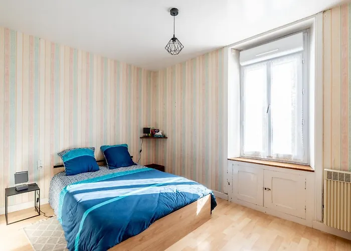 3ch 8 Personnes * Saint-Hilaire-de-Voust